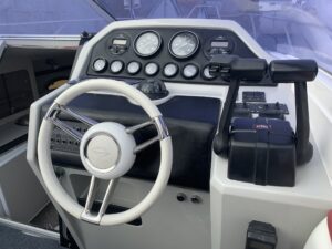 Sunseeker Mohawk 29 Helm Station 3