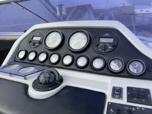 Sunseeker Mohawk 29 Helm Station 4