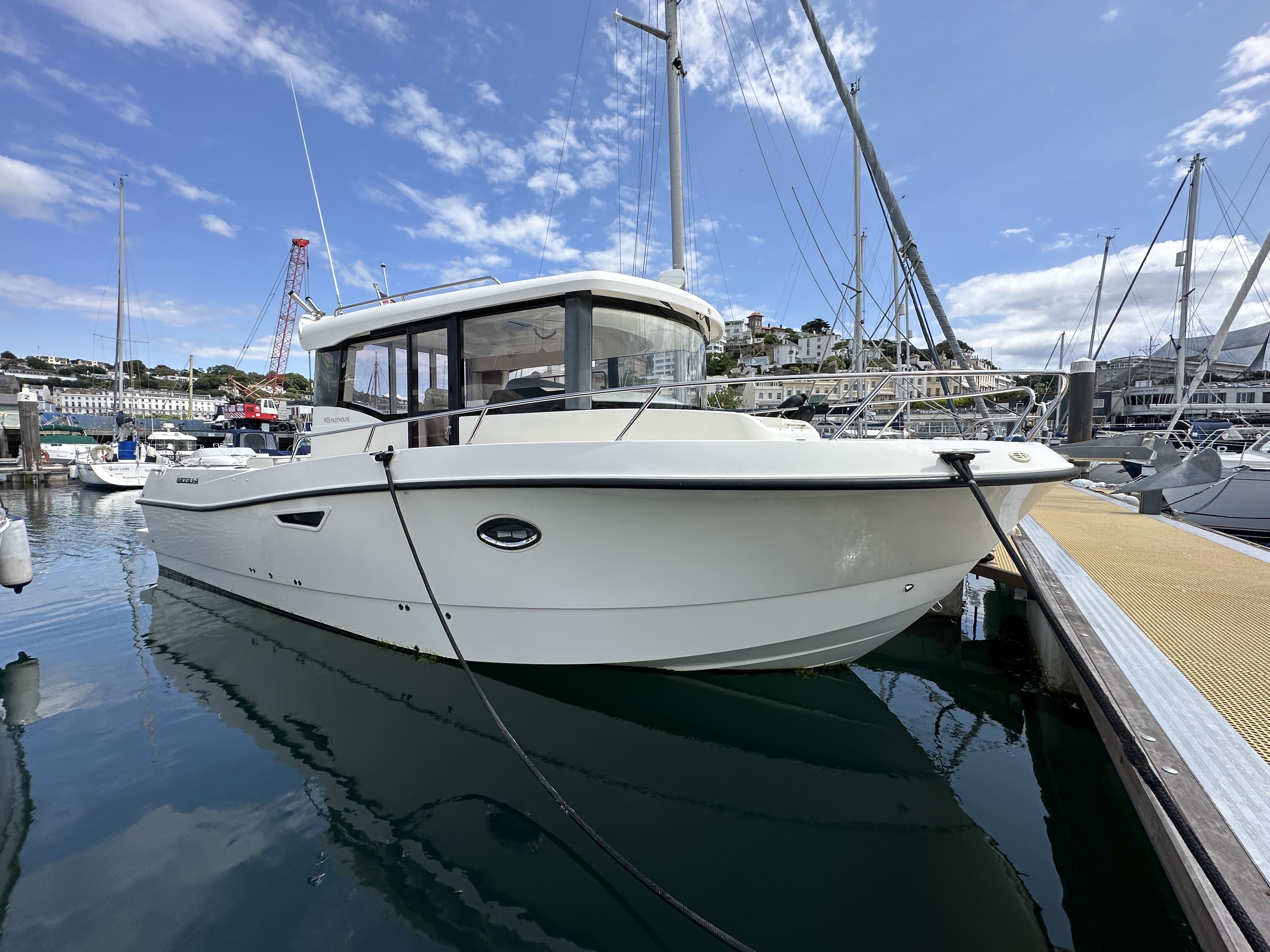 Quicksilver Captur 905 Pilothouse