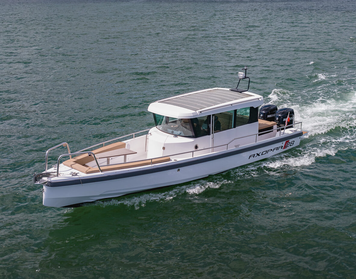 Axopar 28 Cabin