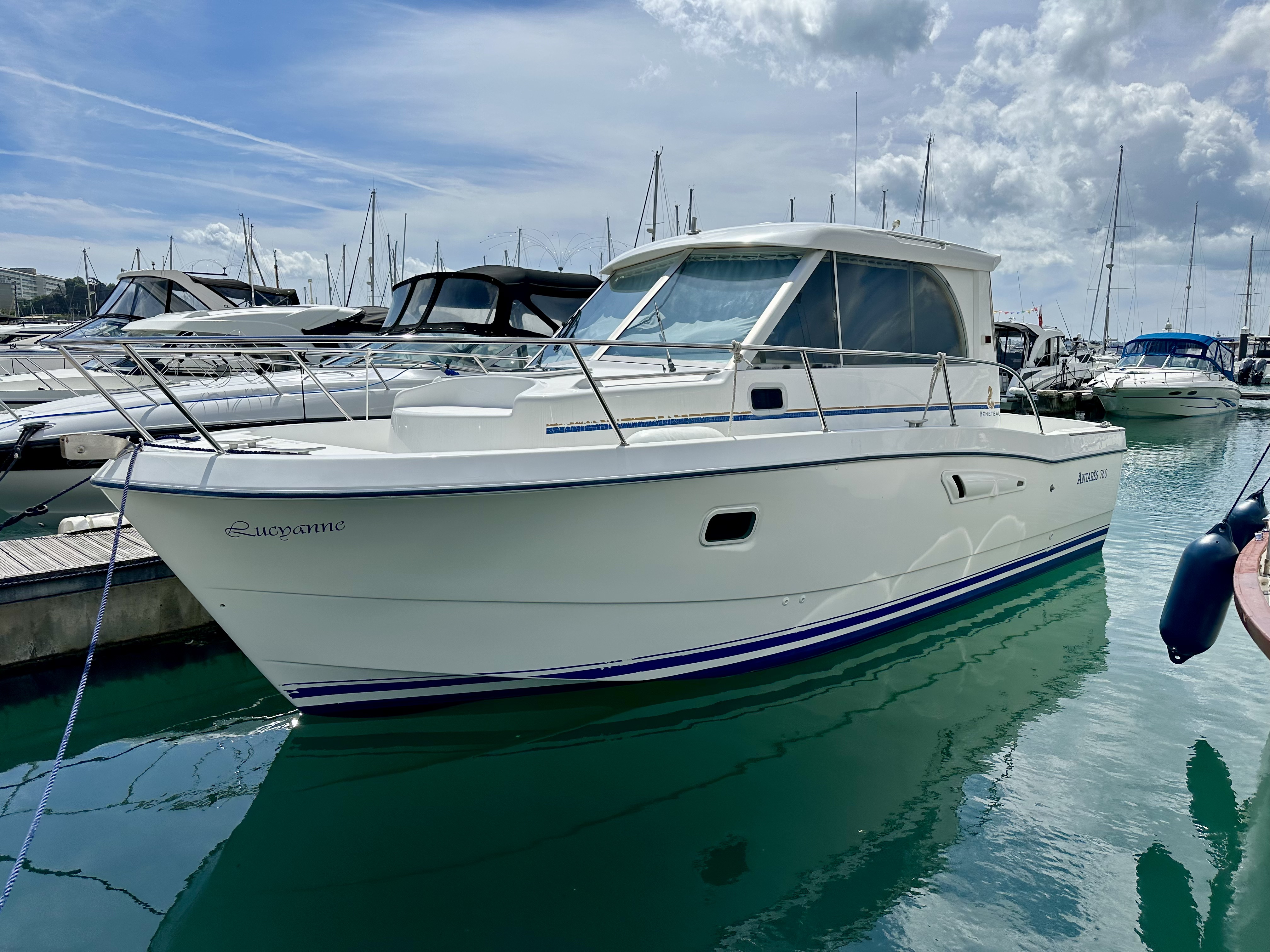 Beneteau Antares 760